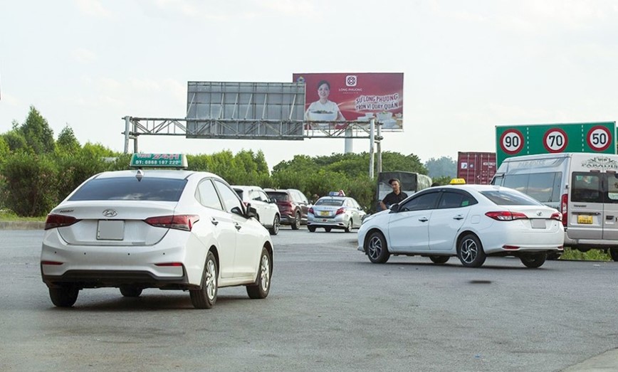 Bac Ninh xu ly nghiem tinh trang taxi “du” - Hinh anh 1