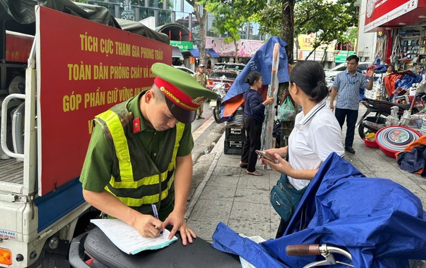 Quan Ba Dinh: ra quan bao dam trat tu do thi phuc vu Quoc khanh 2/9 - Hinh anh 7