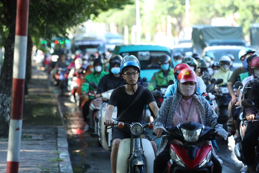 Cac tuyen duong cua ngo Thu do un tac truoc ngay nghi le 2/9 - Hinh anh 5