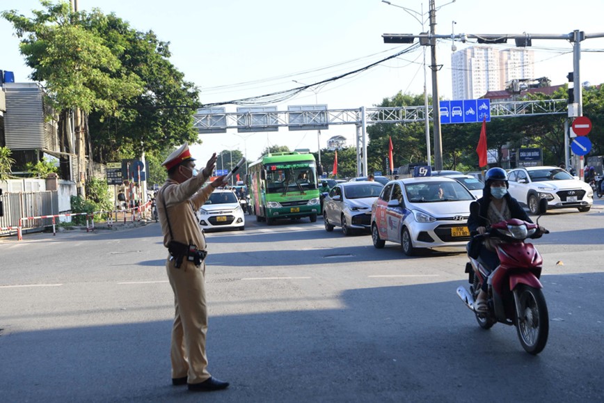 Cac tuyen duong cua ngo Thu do un tac truoc ngay nghi le 2/9 - Hinh anh 7