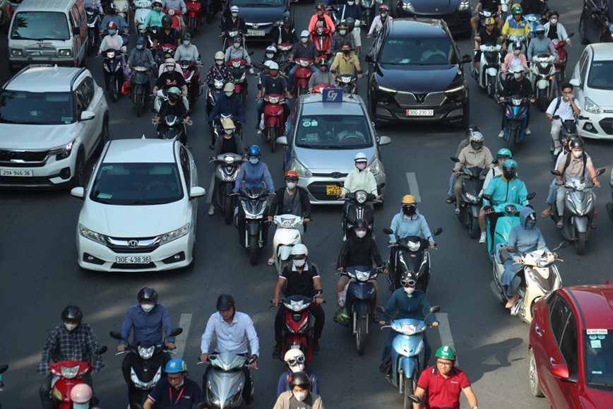 Duong pho Ha Noi lai chat nhu nem sau ky nghi le - Hinh anh 8