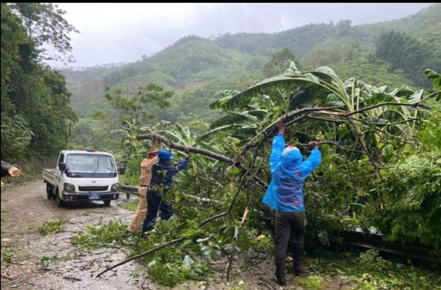 Lang Son: nhieu tuyen giao thong bi sat lo nghiem trong do bao so 3 - Hinh anh 3