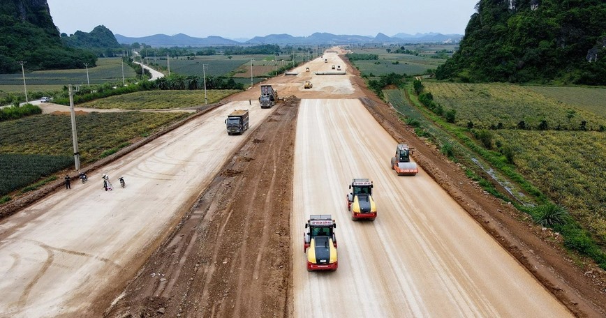 Go vuong trong cap phep khai thac khoang san phuc vu cong trinh giao thong trong diem - Hinh anh 1