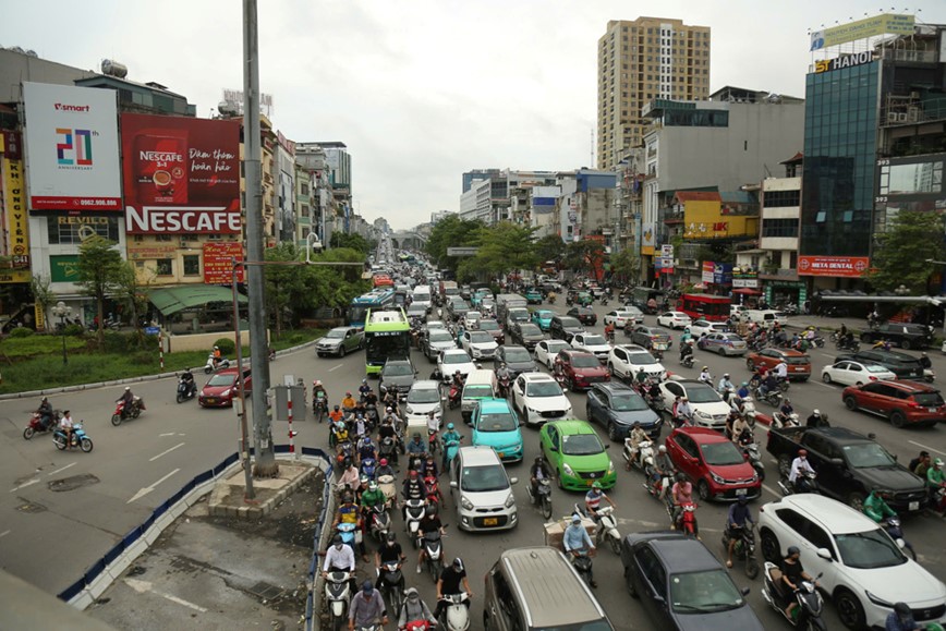 Cay xanh nga do khien duong pho Ha Noi un tac nghiem trong - Hinh anh 11