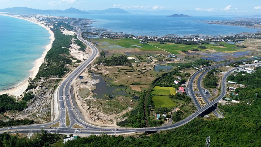 Khanh Hoa dau tu du an duong giao thong cang trung chuyen quoc te Van Phong - Hinh anh 1