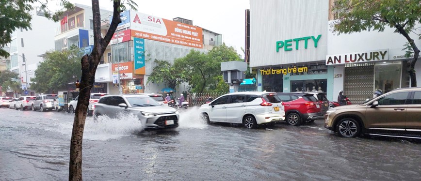 Duong pho Da Nang ngap nang sau mua lon - Hinh anh 8