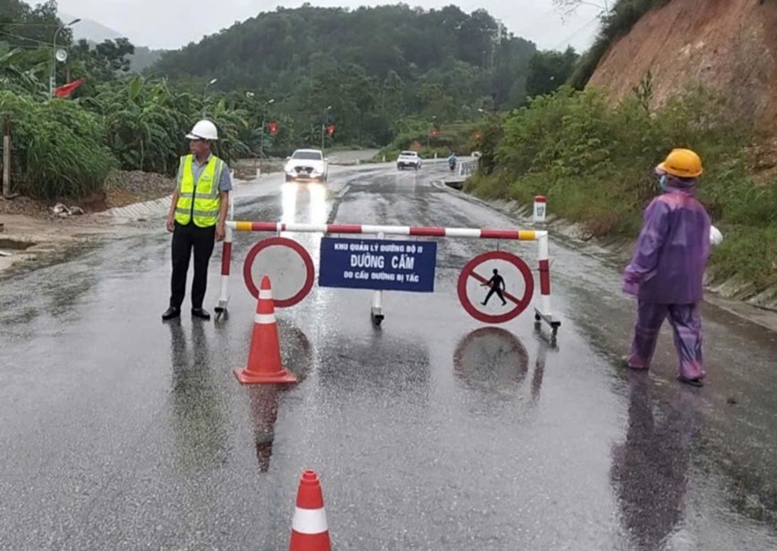 Ha Tinh: thong xe duong len cua khau Cau Treo - Hinh anh 3