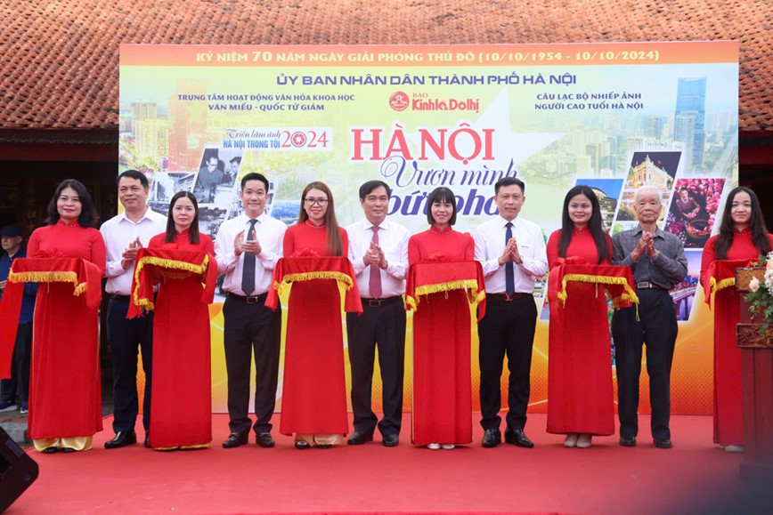 Trien lam anh “Ha Noi trong toi” 2024: Diem hen cua nguoi yeu Ha Noi - Hinh anh 2