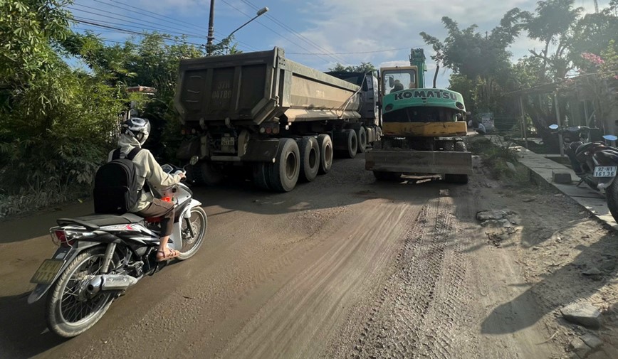 Un u giao thong tai “diem den” Quoc lo 14E - Hinh anh 1