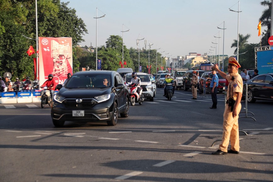 Ha Noi: chinh thuc thong xe hai tuyen duong Au Co va Xuan Dieu - Hinh anh 3