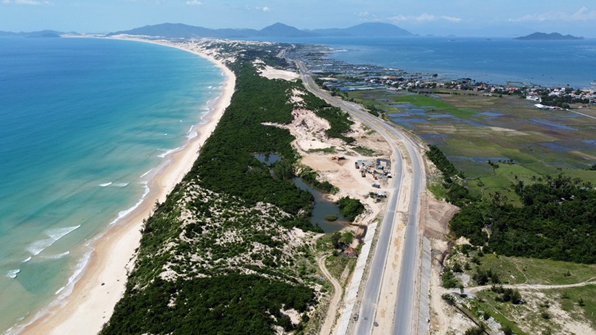 Khanh Hoa: De xuat dau tu duong ven bien 5.400 ty dong tai khu kinh te Van Phong - Hinh anh 1