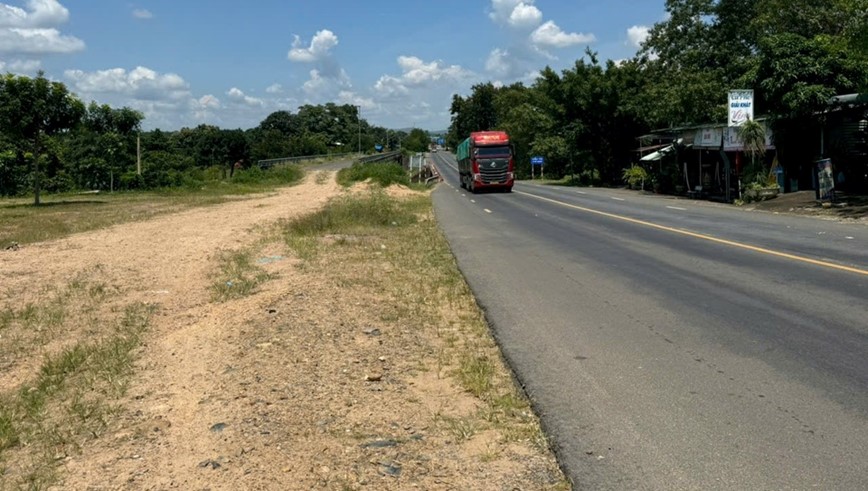 Dak Lak: nhung cay cau tram ty xay xong nhung khong su dung duoc - Hinh anh 7