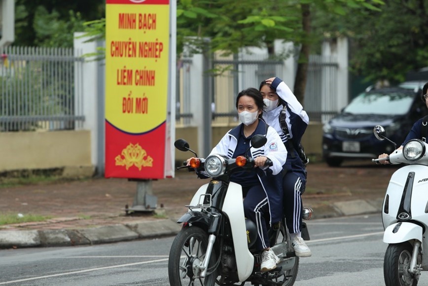 Ha Noi: phat hien 1.196 truong hop vi pham giao thong ngay 24/10 - Hinh anh 1