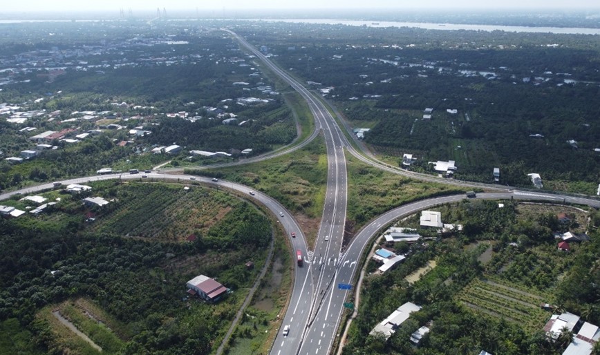 Het nam 2025 co ban hoan thanh 600km duong cao toc vung dong bang song Cuu Long - Hinh anh 1