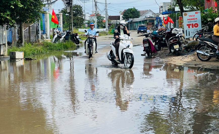 Quang Nam: an hoa tu du an duong noi thi thi cong cham tien do - Hinh anh 1