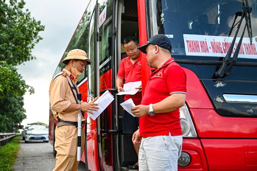 Bo Cong an mo cao diem dam bao an toan giao thong Tet 2025 tu ngay 15/12 - Hinh anh 1