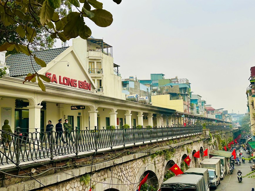 Hoan thanh sua chua, cai tao ke ga Long Bien - Hinh anh 3