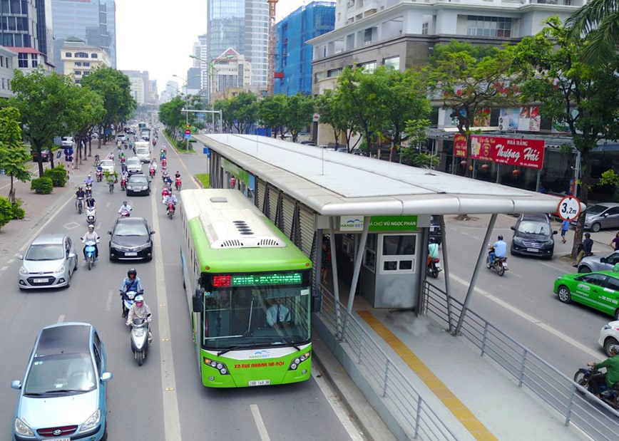 Phat trien phuong tien cong cong: Dieu kien tien quyet cho giao thong Ha Noi - Hinh anh 1