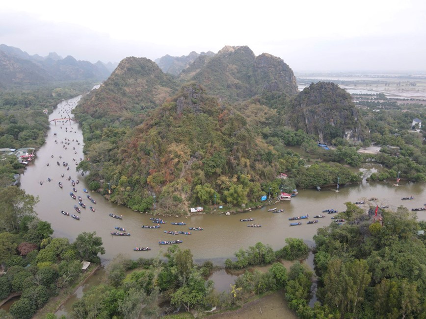 Dam bao an toan giao thong cho du khach den voi chua Huong - Hinh anh 8