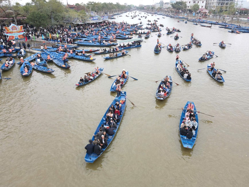 Dam bao an toan giao thong cho du khach den voi chua Huong - Hinh anh 2