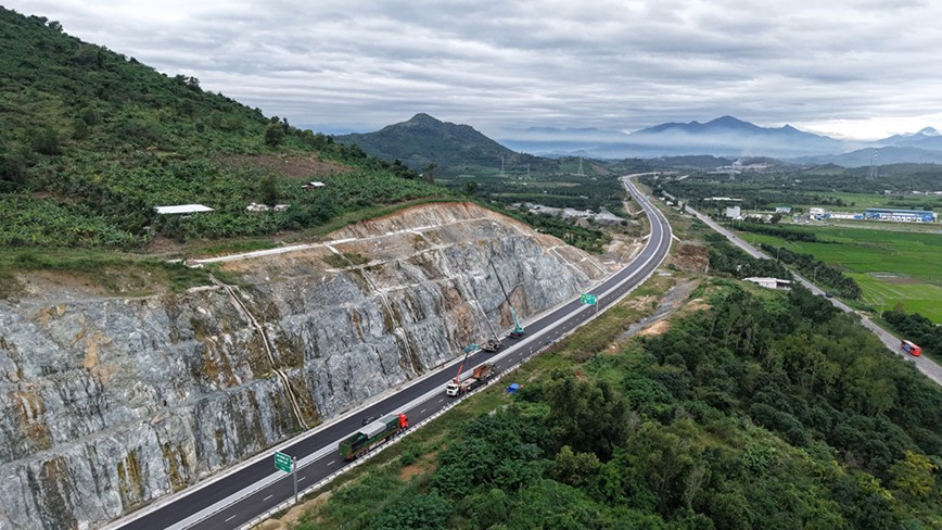 Thong xe cao toc Van Phong - Nha Trang vao ngay 30/4/2025 - Hinh anh 4