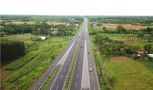 Bo GTVT thong tin tien do thi cong cao toc Chau Doc - Can Tho - Soc Trang - Hinh anh 1