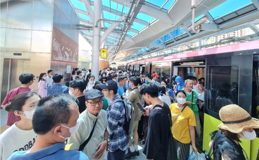 Metro Nhon - ga Ha Noi phuc vu gan 3,4 trieu hanh khach sau 6 thang van hanh - Hinh anh 1