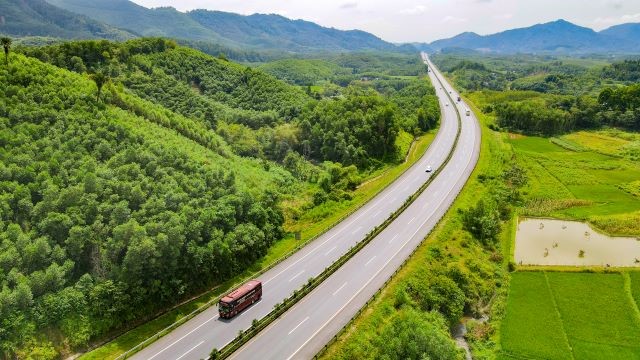 Sua chua hu hong tuyen cao toc Noi Bai - Lao Cai tu cuoi thang 2 - Hinh anh 1