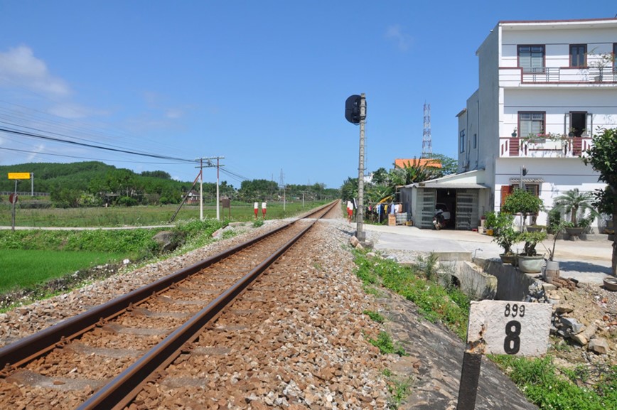 Quang Ngai: Hiem hoa giao thong tu loi di tu mo qua duong sat - Hinh anh 4