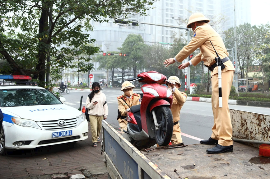 Ha Noi: Phat hien 239 truong hop vi pham Luat Giao thong ngay 23/2 - Hinh anh 1