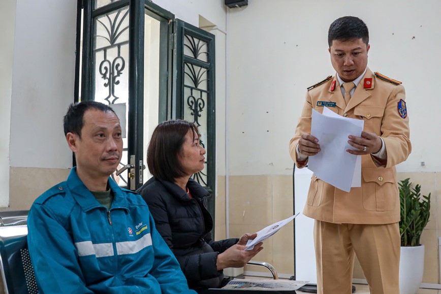 Ngay dau CSGT Ha Noi cap, doi giay phep lai xe: thuan loi, nhanh chong - Hinh anh 5