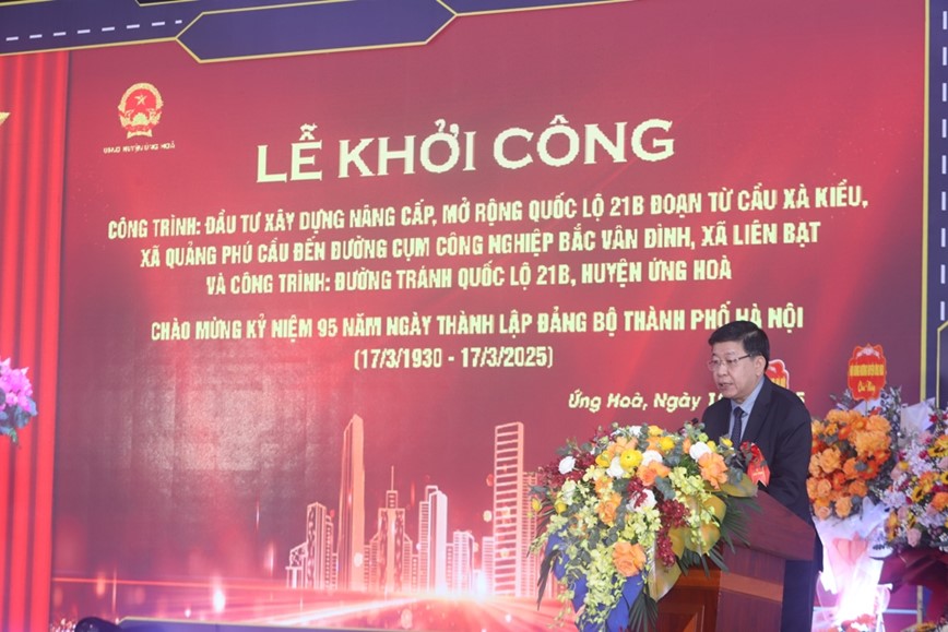 Ung Hoa: Khoi cong hai du an giao thong trong diem, tao dong luc phat trien - Hinh anh 2