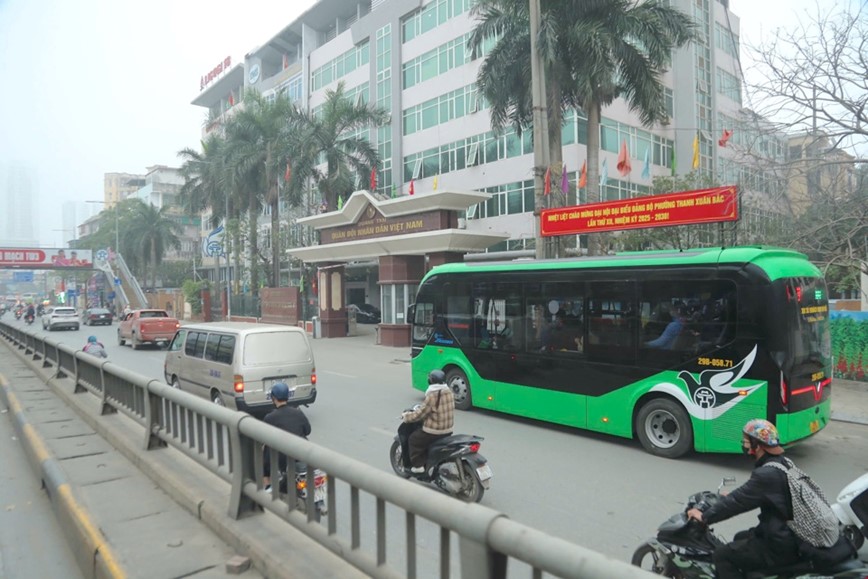 Ha Noi: xe buyt xanh thu hut hanh khach - Hinh anh 9