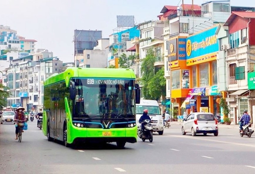 Ha Noi: cap “sao” cho xe buyt xanh de nang chat luong phuc vu hanh khach - Hinh anh 2