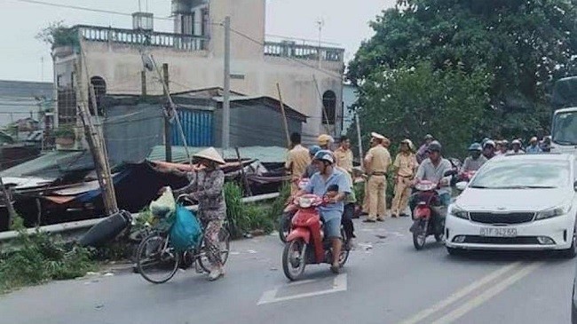 Tien Giang: Xot xa hai me con tu vong duoi banh xe bon sau va cham - Hinh anh 1