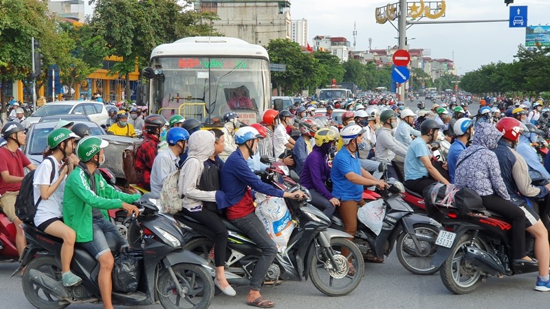 Cua ngo Ha Noi “cang nhu day dan” chieu 2/9 - Hinh anh 5