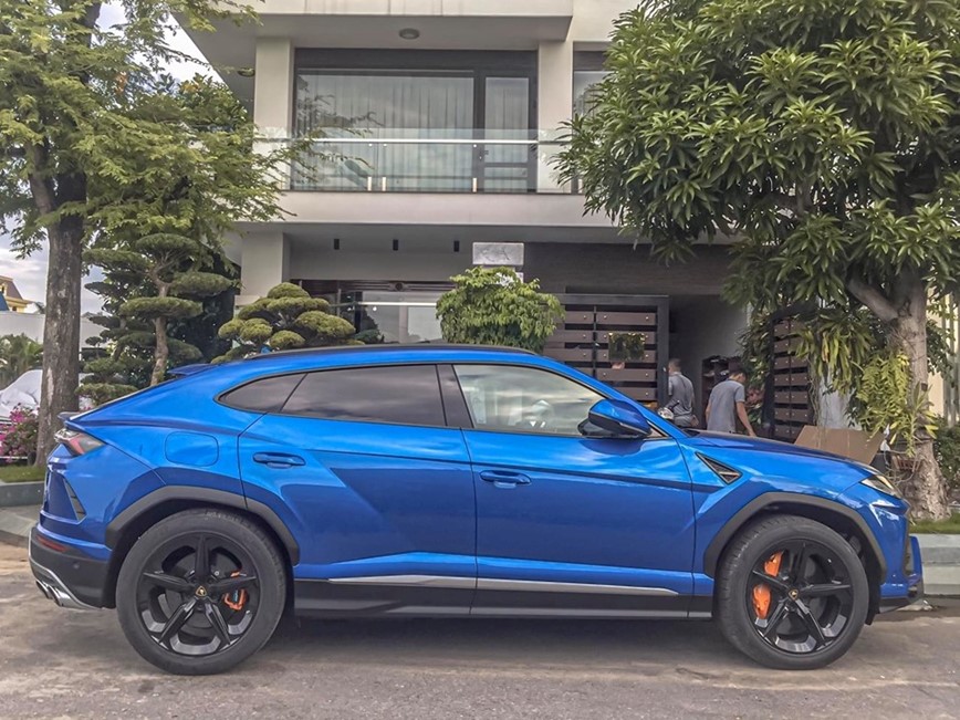 Loat xe Lamborghini Urus hang chuc ty dong cua dai gia Viet - Hinh anh 2