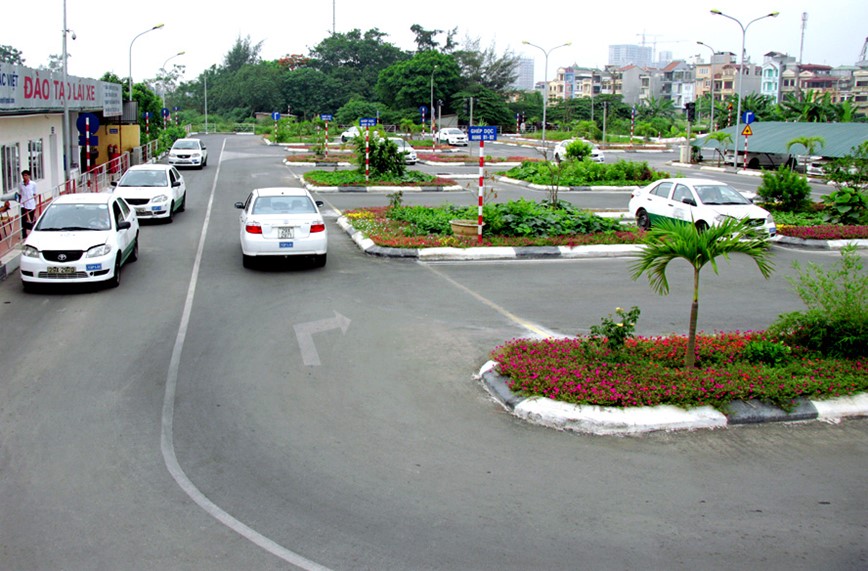 Doi moi trong dao tao, cap giay phep lai xe: Han che tieu cuc, sat hach thuc chat - Hinh anh 1