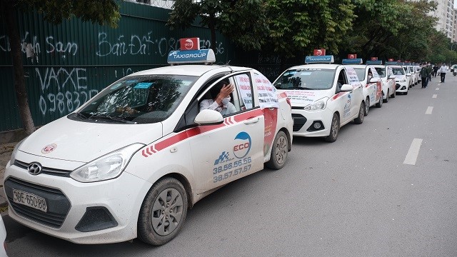 Taxi Group day lai xe vao the kho - Hinh anh 1