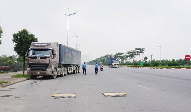 Ha Noi: Phat 75 trieu xe tai “dot bien gen”  - Hinh anh 1