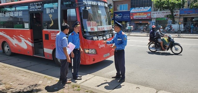 Ra quan kiem tra xe khach, xe hop dong khu vuc quan Hoang  Mai  - Hinh anh 7