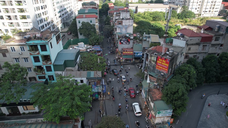 Cai tao, mo rong duong Nguyen Tuan: Giai phong mat bang la kho khan nhat - Hinh anh 1