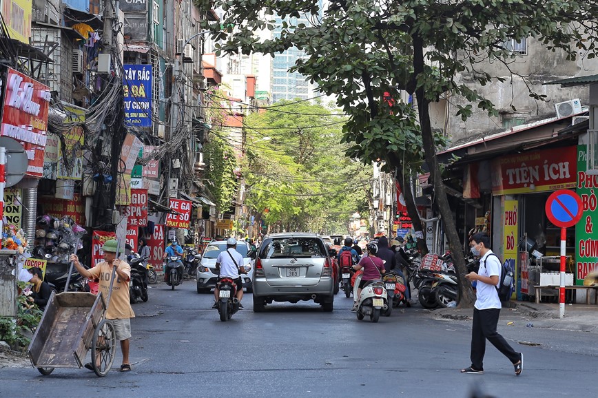 Cai tao, mo rong duong Nguyen Tuan: Giai phong mat bang la kho khan nhat - Hinh anh 2