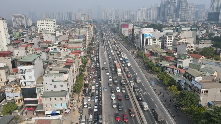 Ha Noi: Nhieu tuyen duong un tac chieu cuoi tuan  - Hinh anh 1