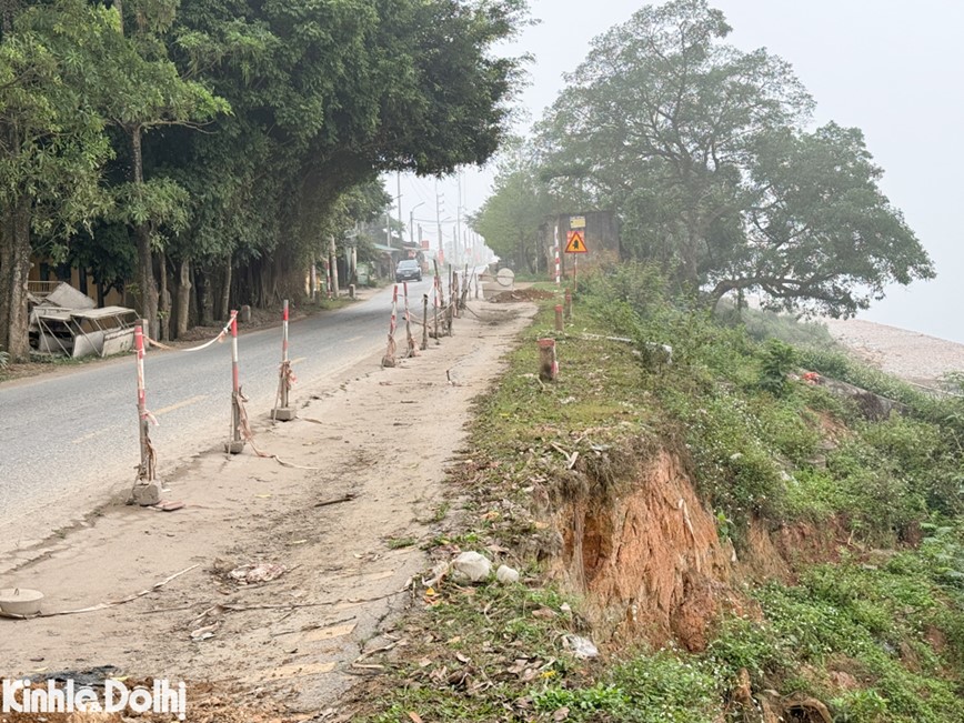 Tinh lo 414 sut lun nghiem trong duong di 2 xa mien nui huyen Ba Vi - Hinh anh 3