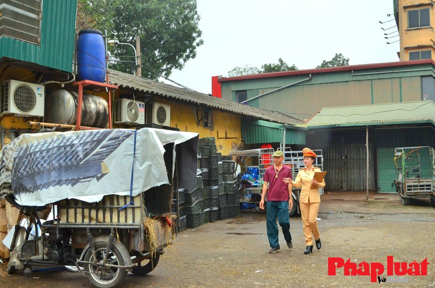 Ha Noi ra quan tuyen truyen khong dung xe ba banh, xe tu che cho hang cong kenh - Hinh anh 9