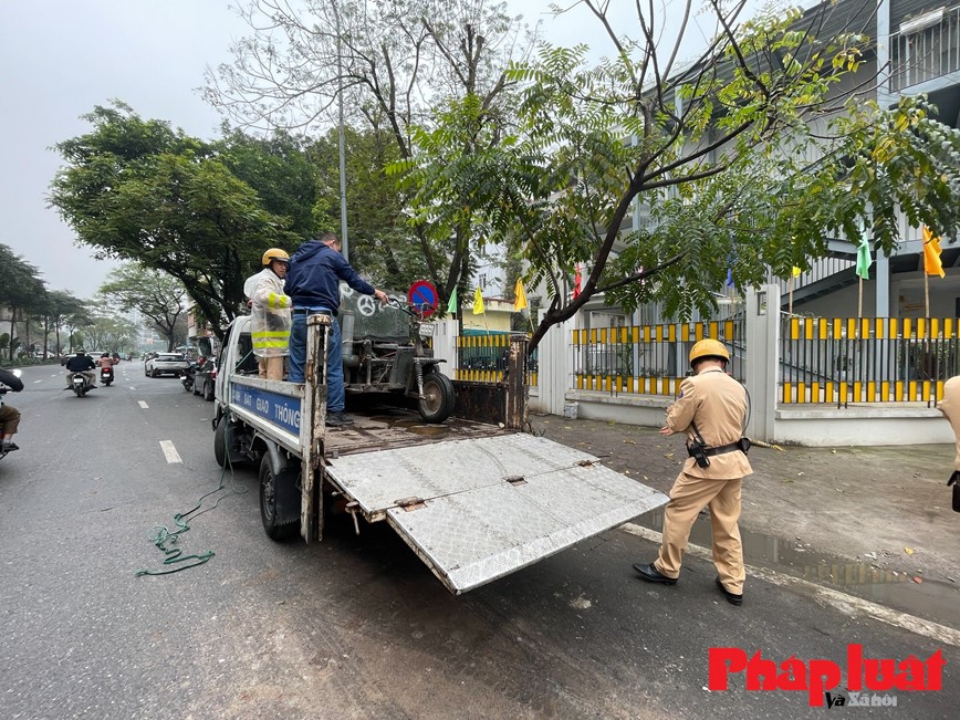 Ha Noi ra quan tuyen truyen khong dung xe ba banh, xe tu che cho hang cong kenh - Hinh anh 7