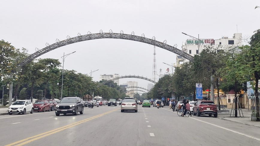 TP Vinh chi hang tram ty dong de thong duong, chinh trang pho di bo - Hinh anh 3