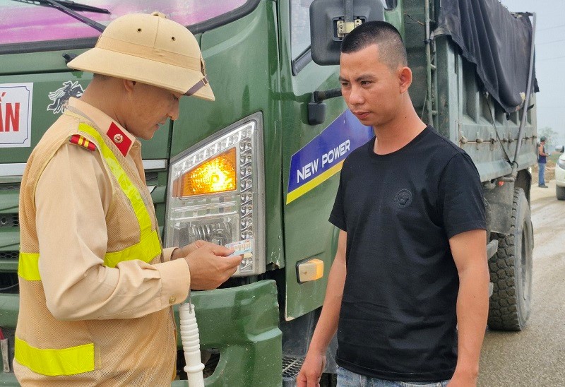 Tang cuong kiem soat, phong ngua tai nan giao thong tren cac tuyen duong huyet mach - Hinh anh 5