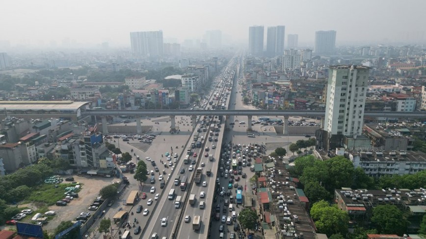 Giao thong Ha Noi giam nhiet ngay dau nghi le 30/4-1/5 - Hinh anh 1